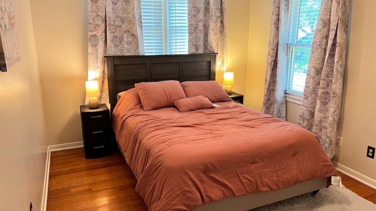 Photo of Bedroom in Nall Hills