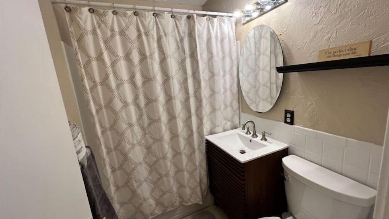 Photo of Bathroom in Nall Hills