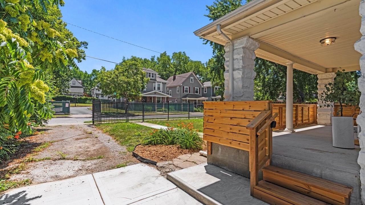Photo of Outdoor in North Hyde Park