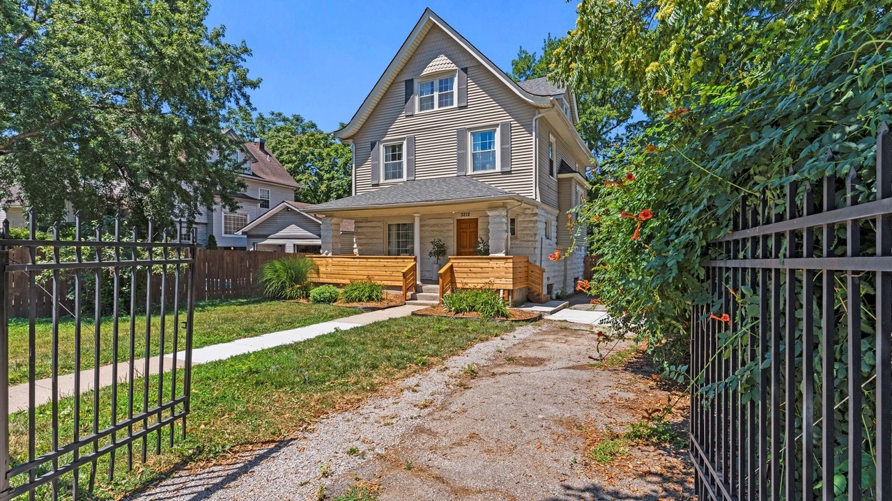 Photo of Outdoor in North Hyde Park