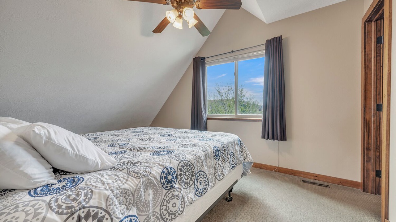 Photo of Bedroom in Arnolds Park