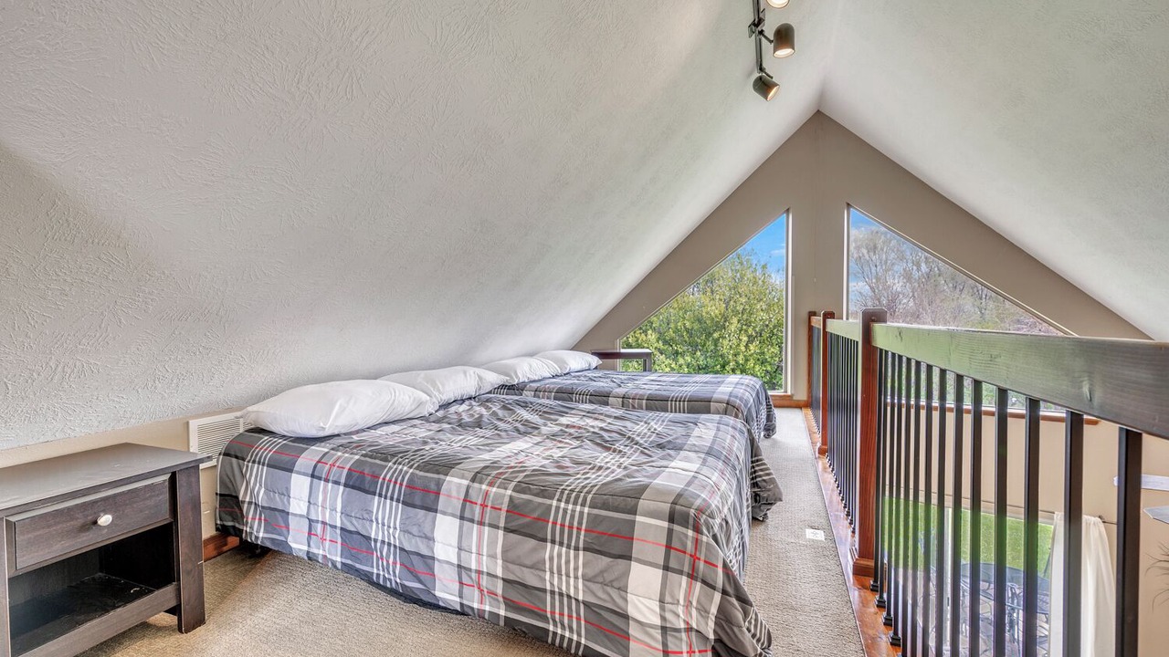 Photo of Bedroom in Arnolds Park