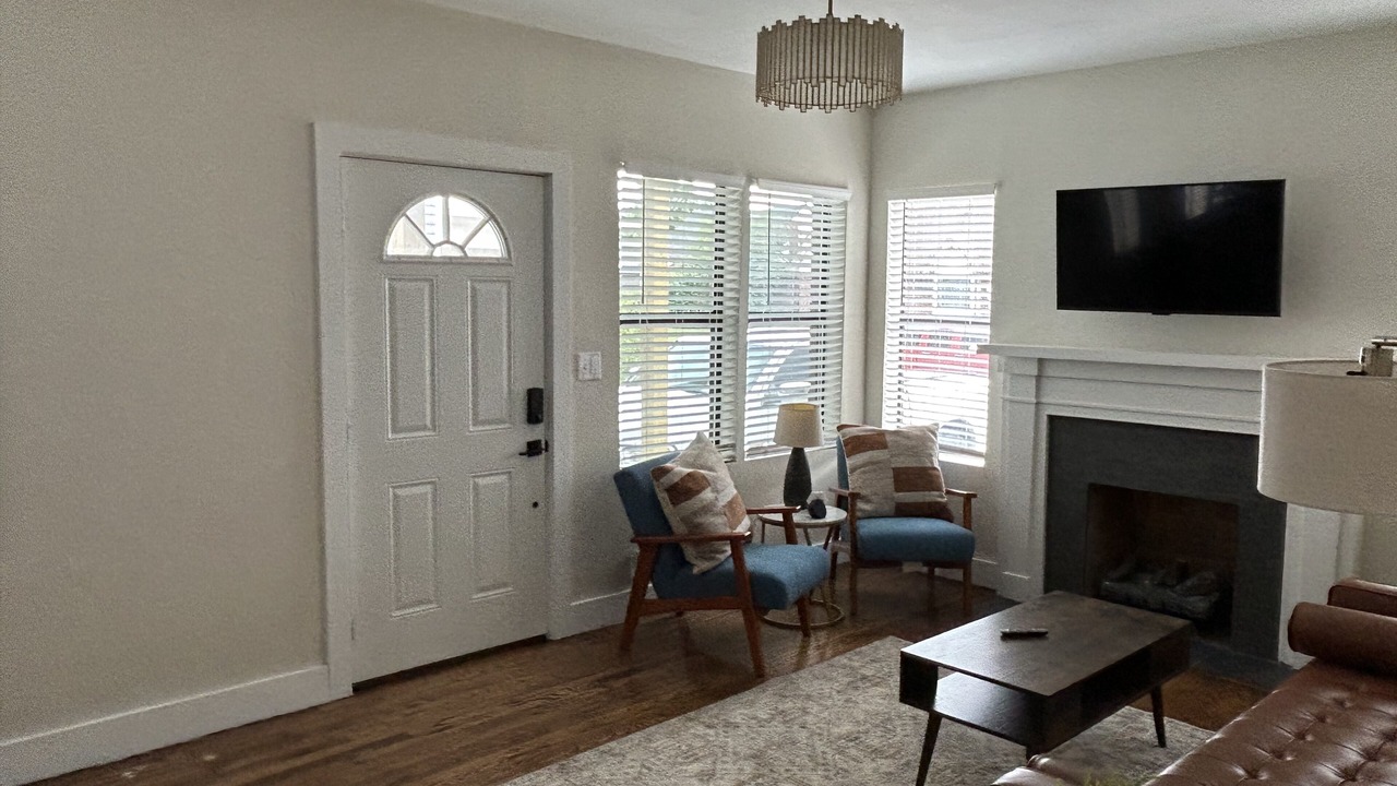 Photo of Livingroom in Lincoln Terrace