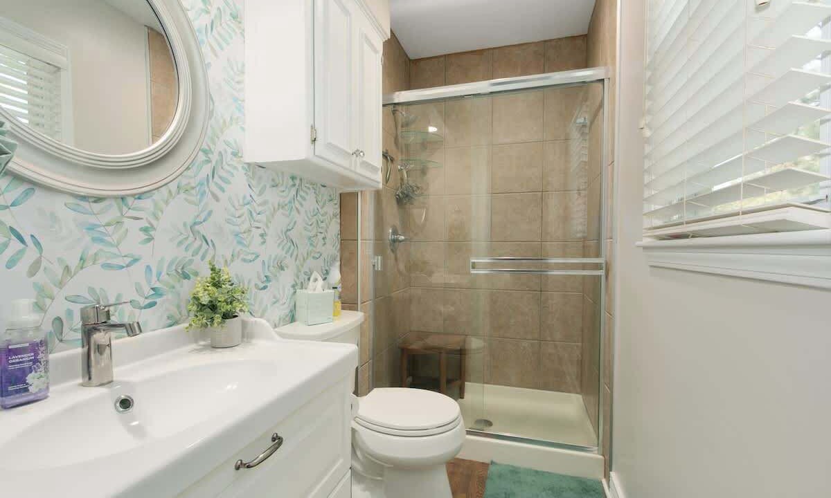 Photo of Bathroom in Nall Hills