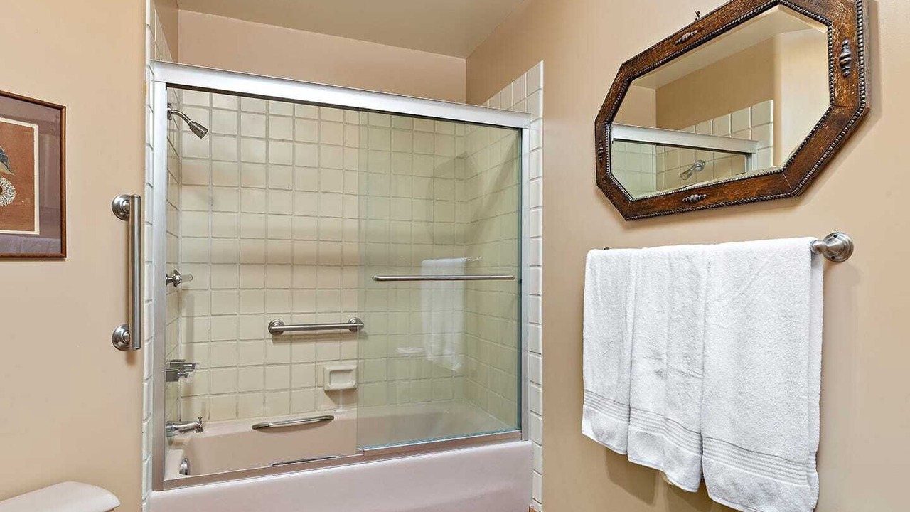 Photo of Bathroom in Quail Run