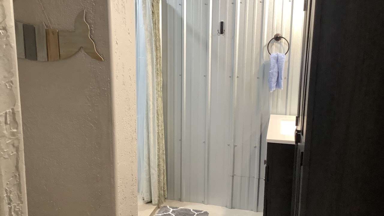 Photo of Bathroom in Gage