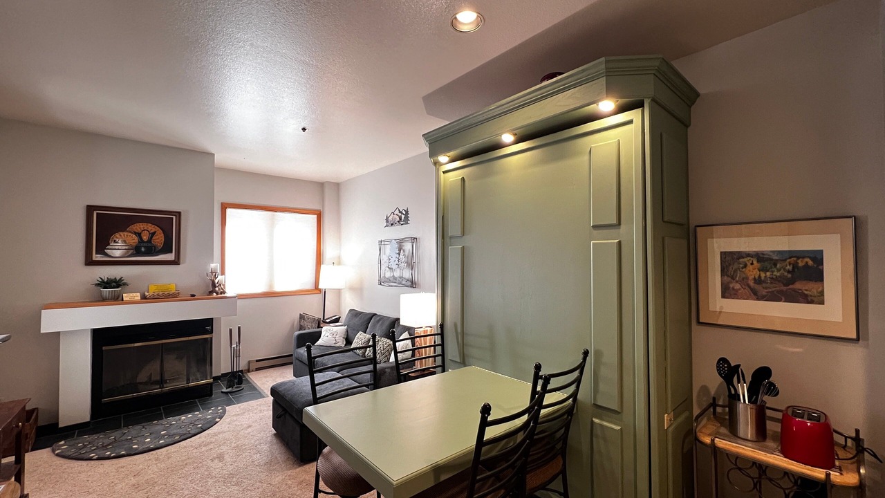 Photo of Livingroom in Purgatory