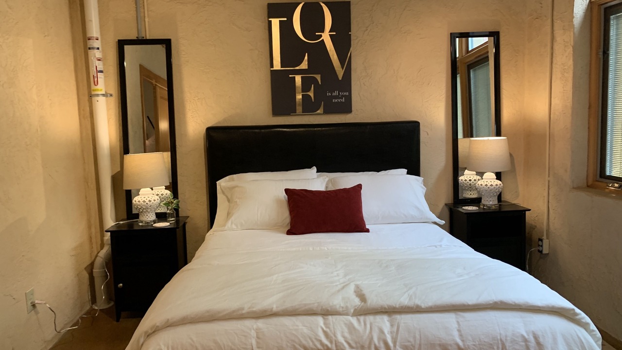 Photo of Bedroom in Lawrence