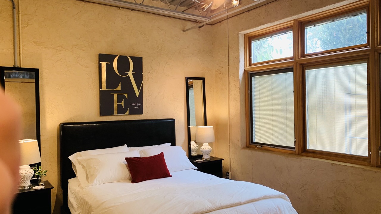 Photo of Bedroom in Lawrence