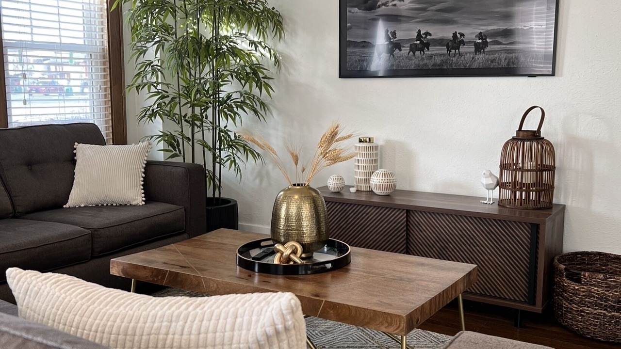 Photo of Livingroom in Dundee-Happy Hollow Historic District