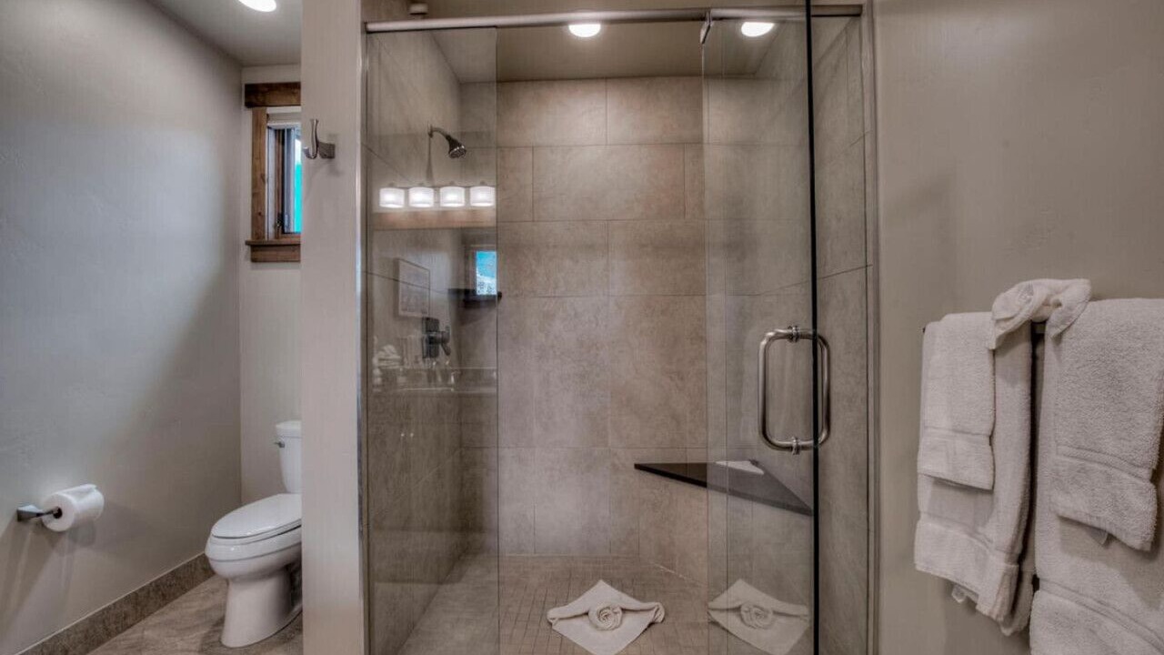 Photo of Bathroom in Fairmount On The River