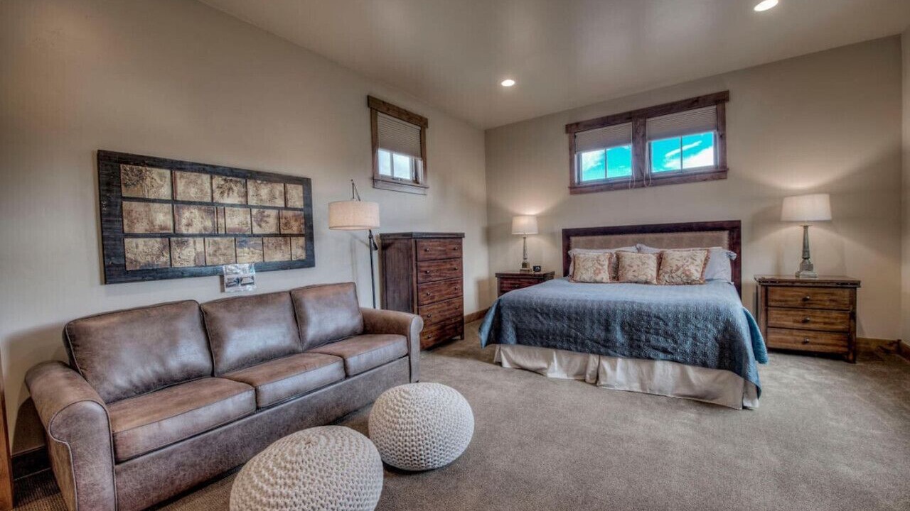 Photo of Bedroom in Fairmount On The River