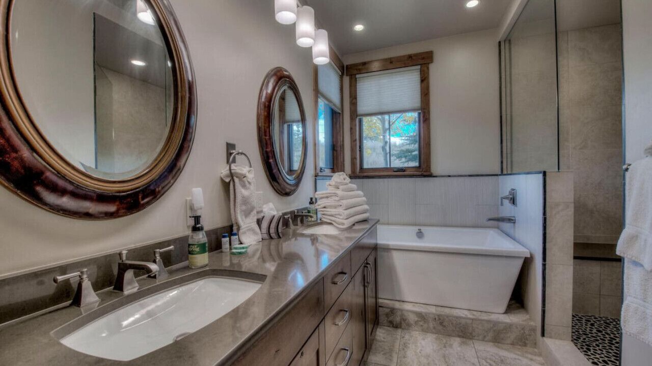 Photo of Bathroom in Fairmount On The River