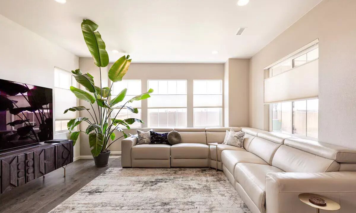 Photo of Livingroom in Watkins