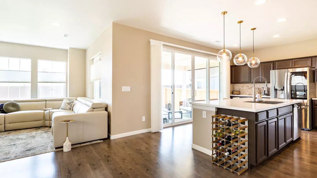 Photo of Livingroom in Watkins