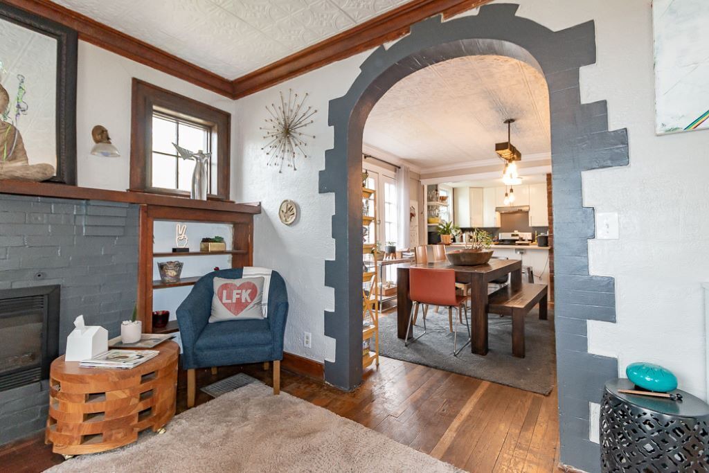 Photo of Livingroom in East Lawrence