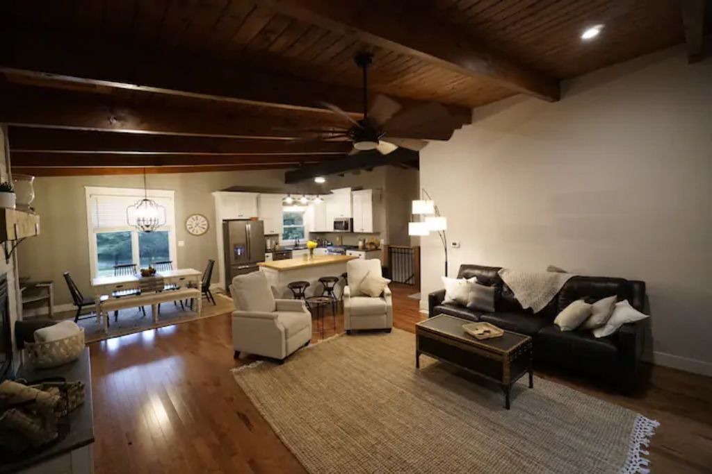 Photo of Livingroom in Waverly