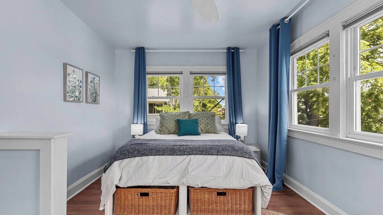 Photo of Bedroom in Ward Parkway