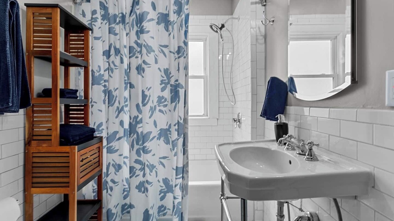 Photo of Bathroom in Ward Parkway