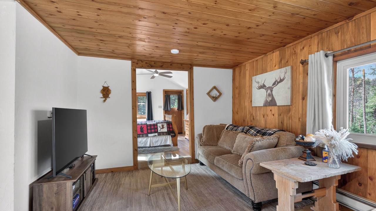 Photo of Livingroom in Pine