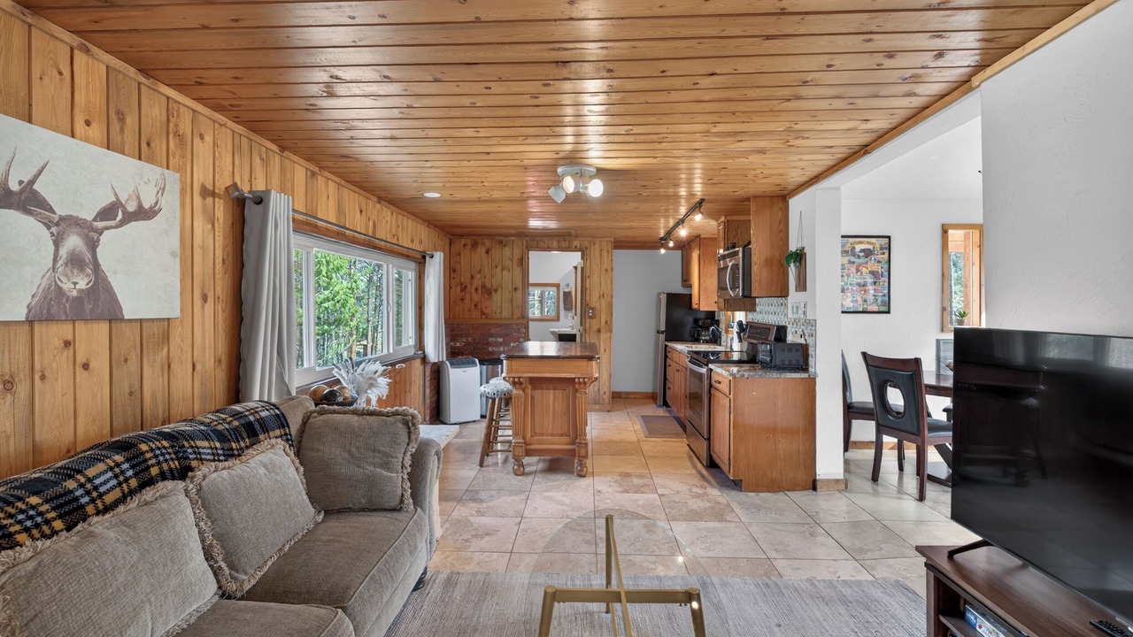Photo of Livingroom in Pine