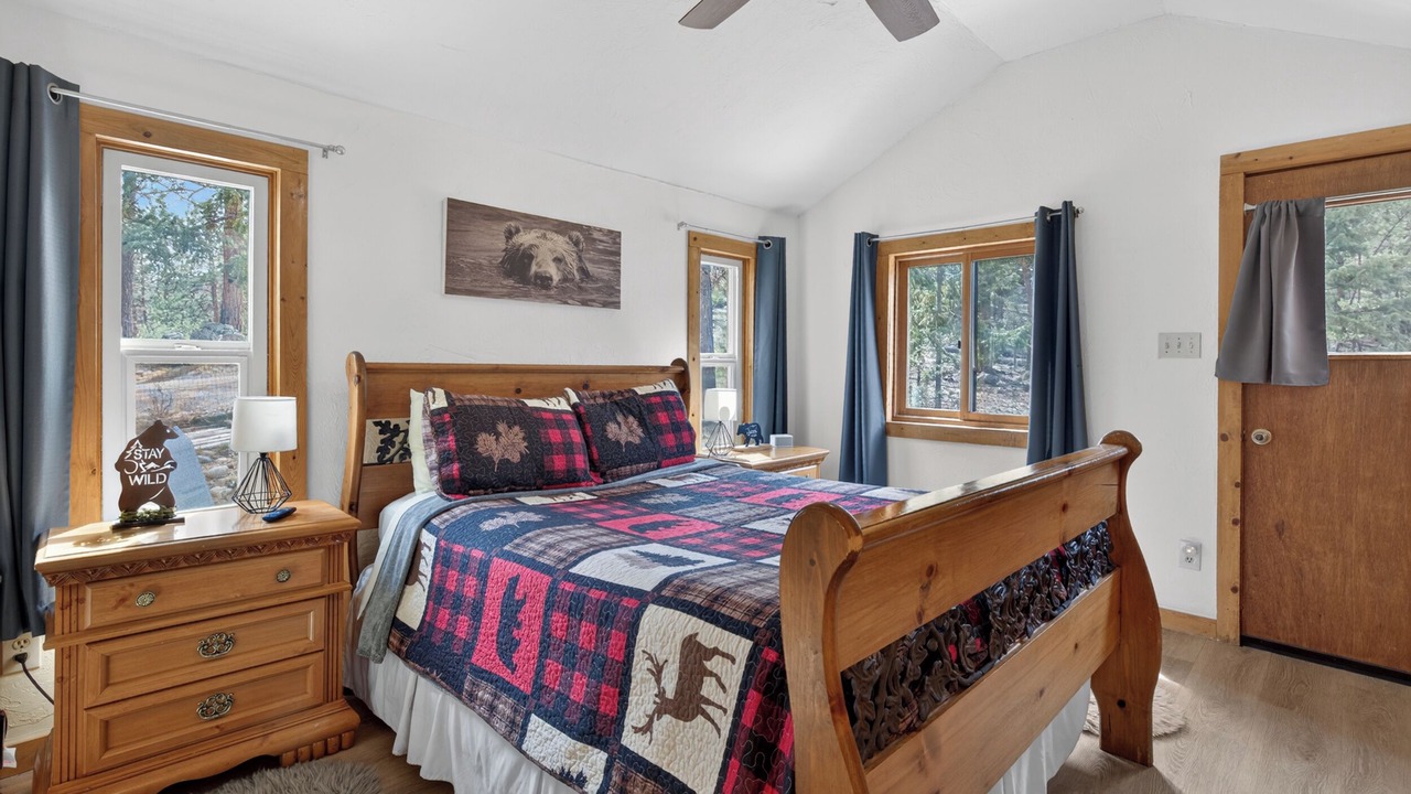Photo of Bedroom in Pine