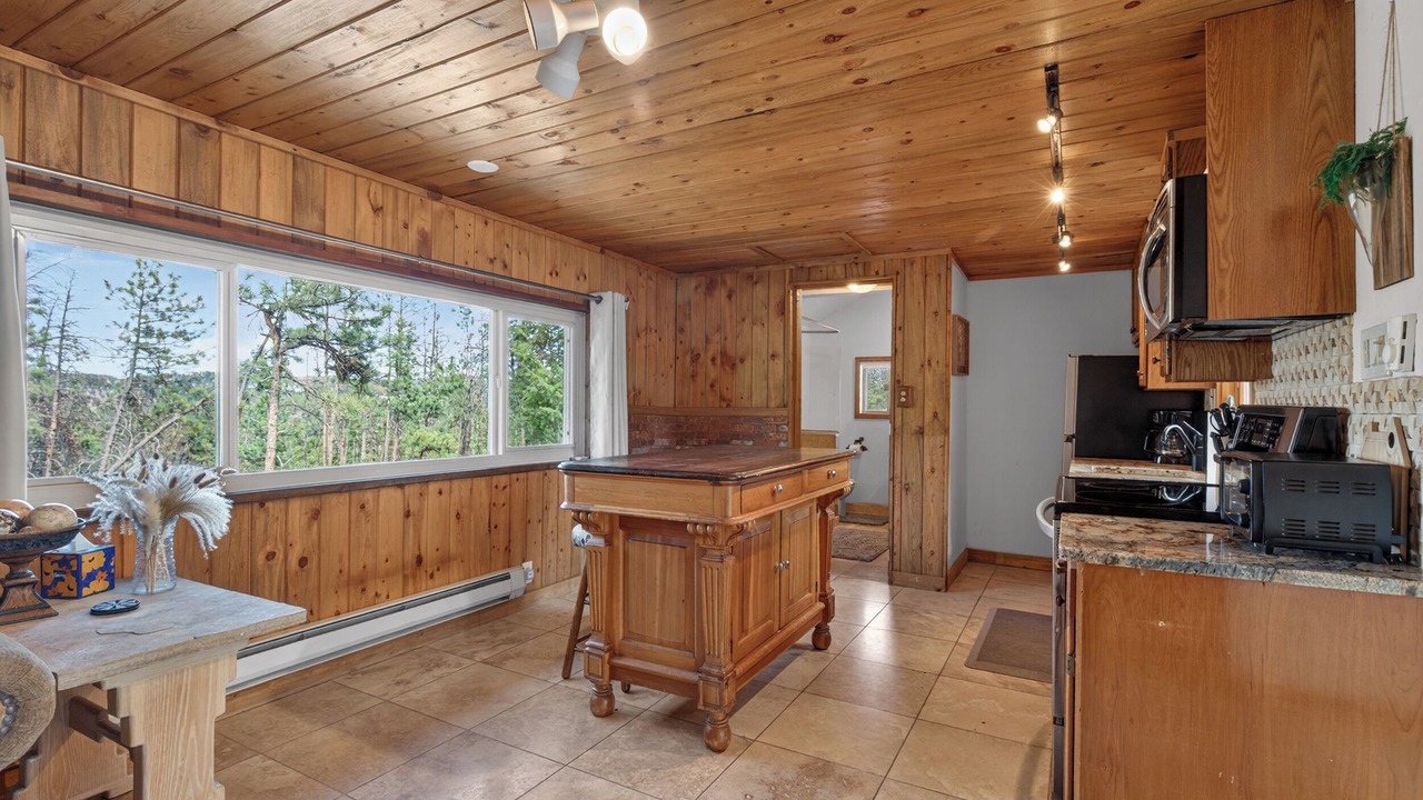 Photo of Kitchen in Pine