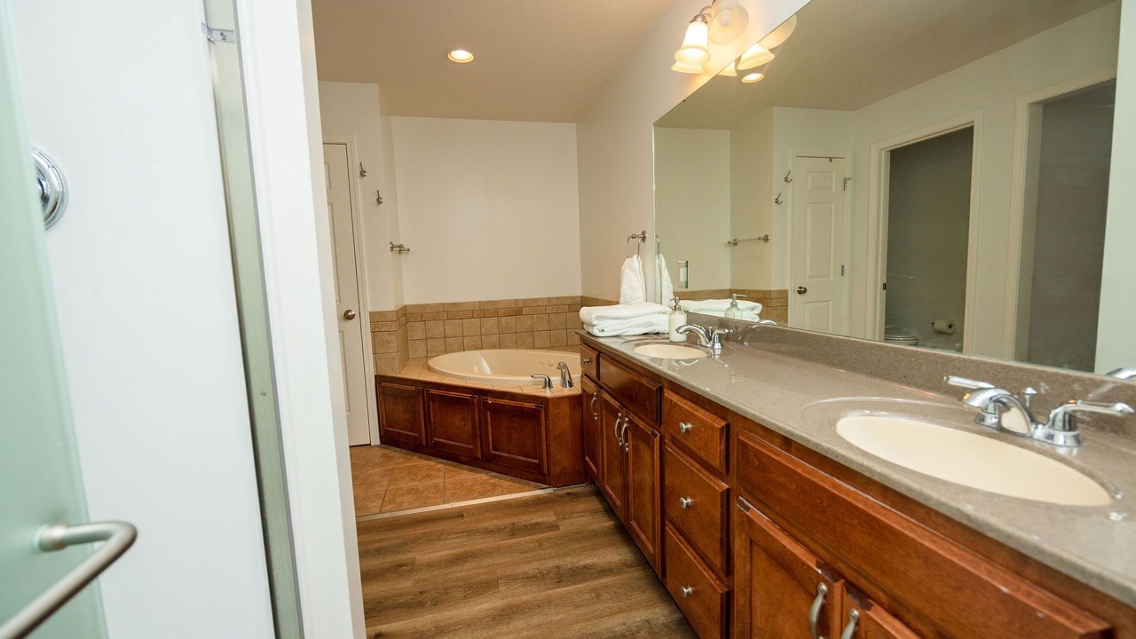 Photo of Bathroom in Pauline