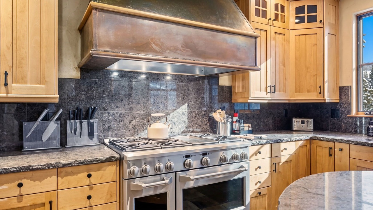 Photo of Kitchen in Elk Crossing