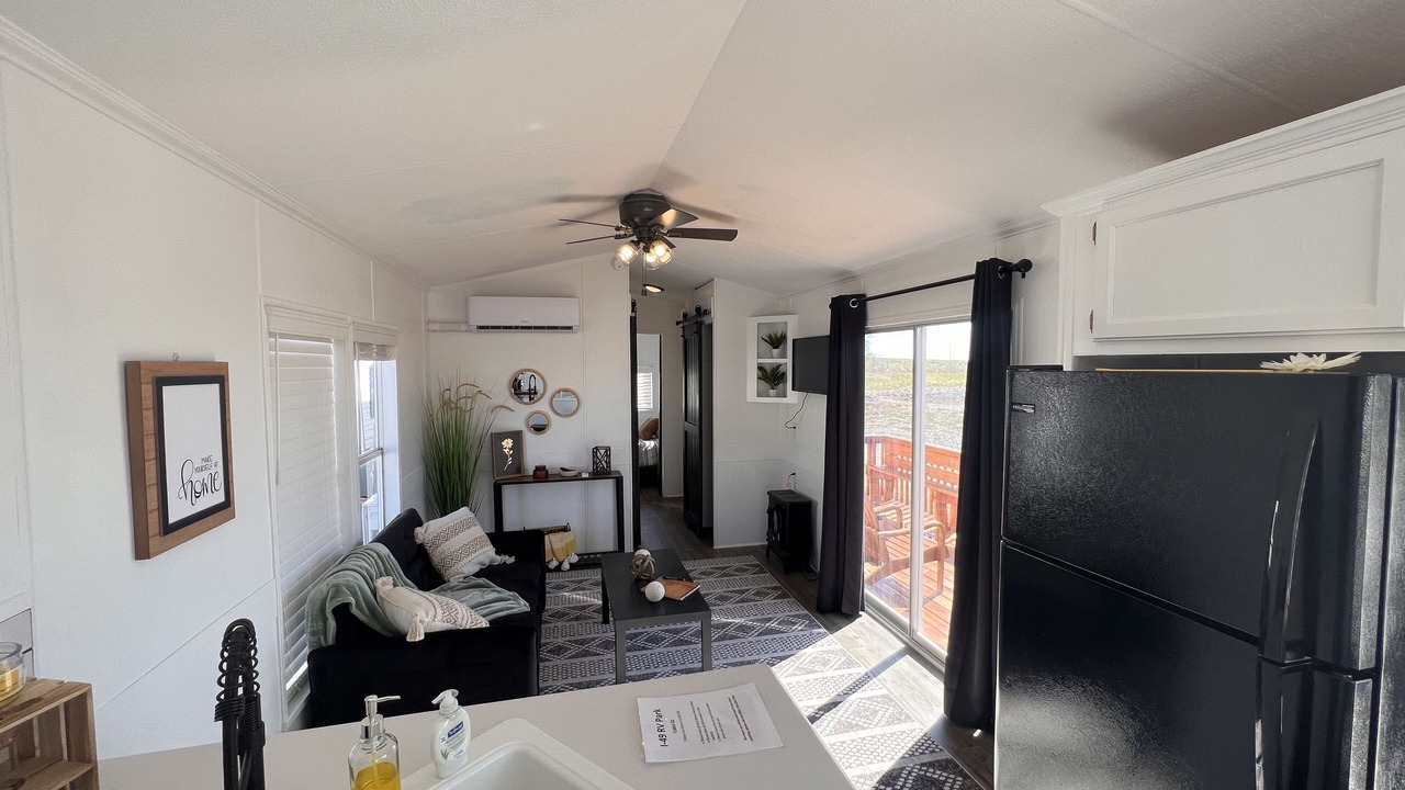 Photo of Livingroom in Archie