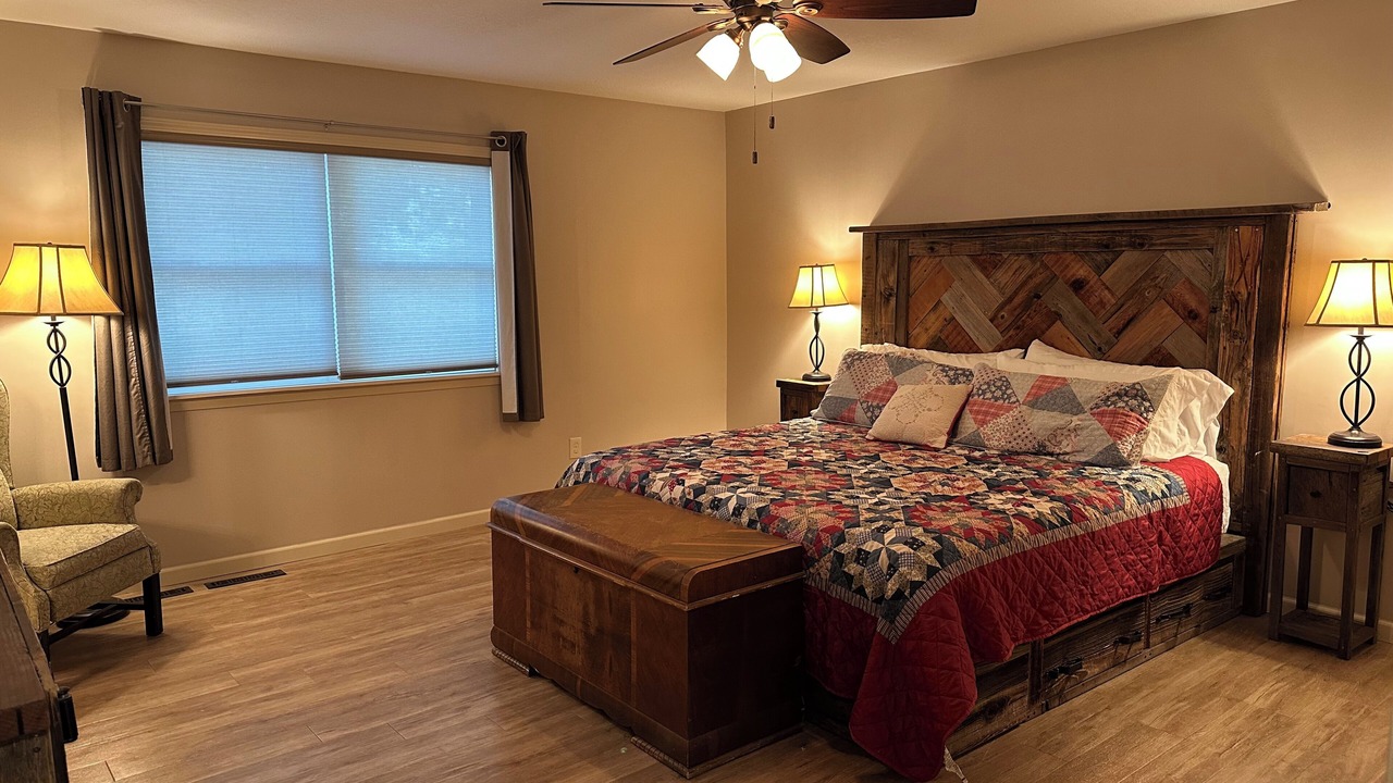 Photo of Bedroom in Lamont