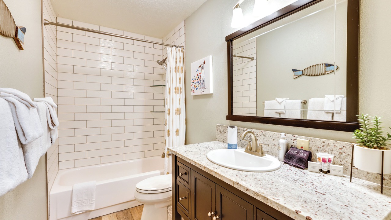 Photo of Bathroom in Summit Cove