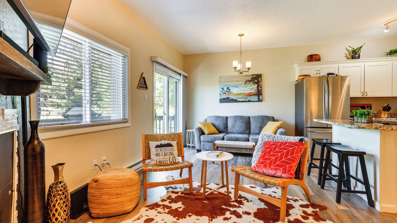 Photo of Livingroom in Summit Cove