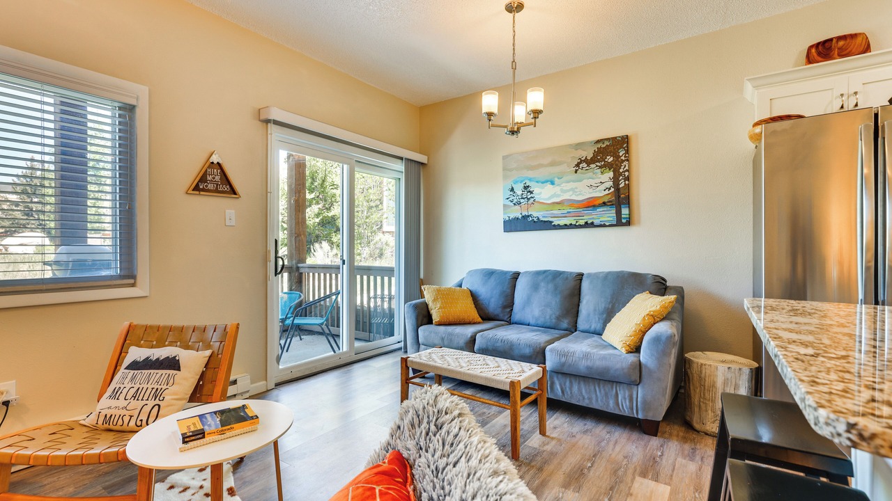 Photo of Livingroom in Summit Cove