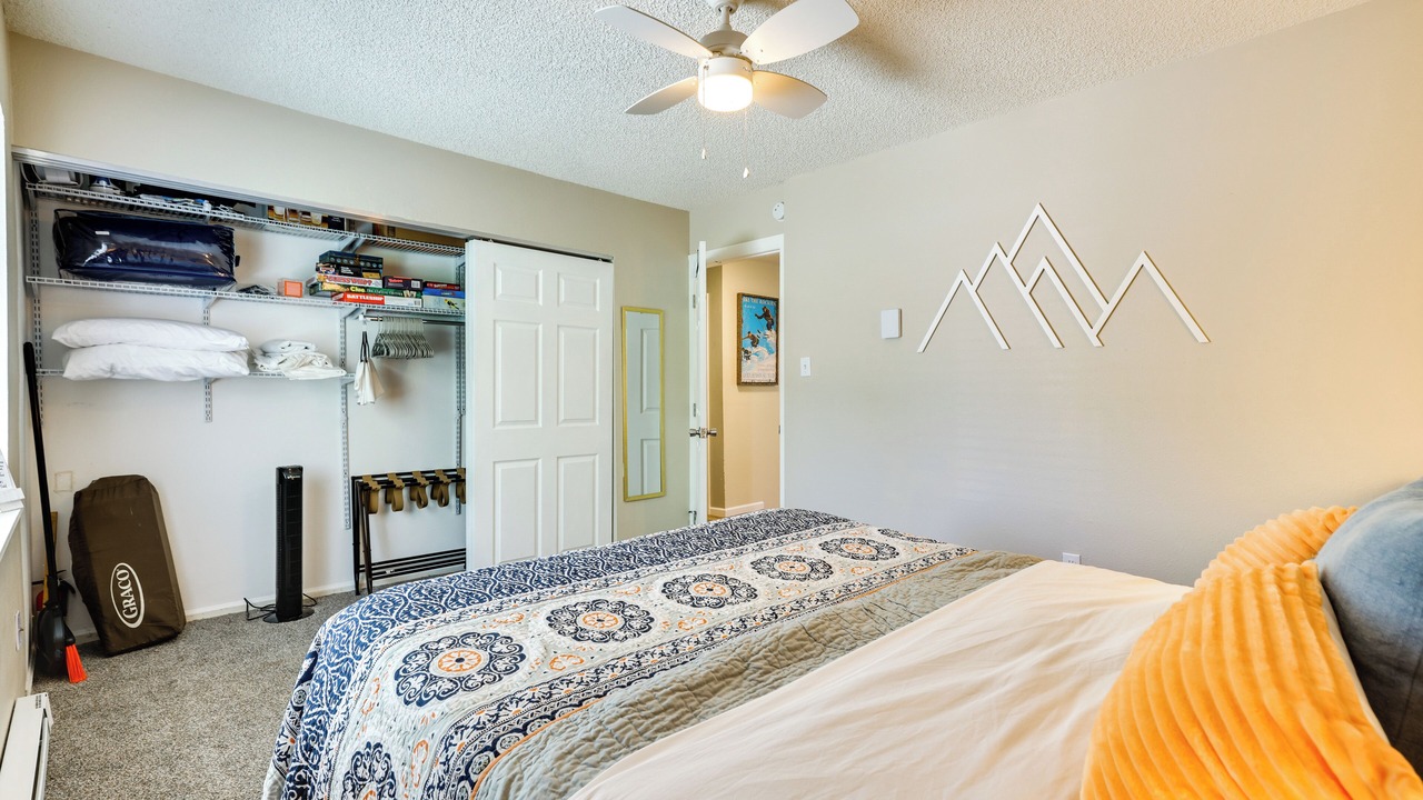 Photo of Bedroom in Summit Cove