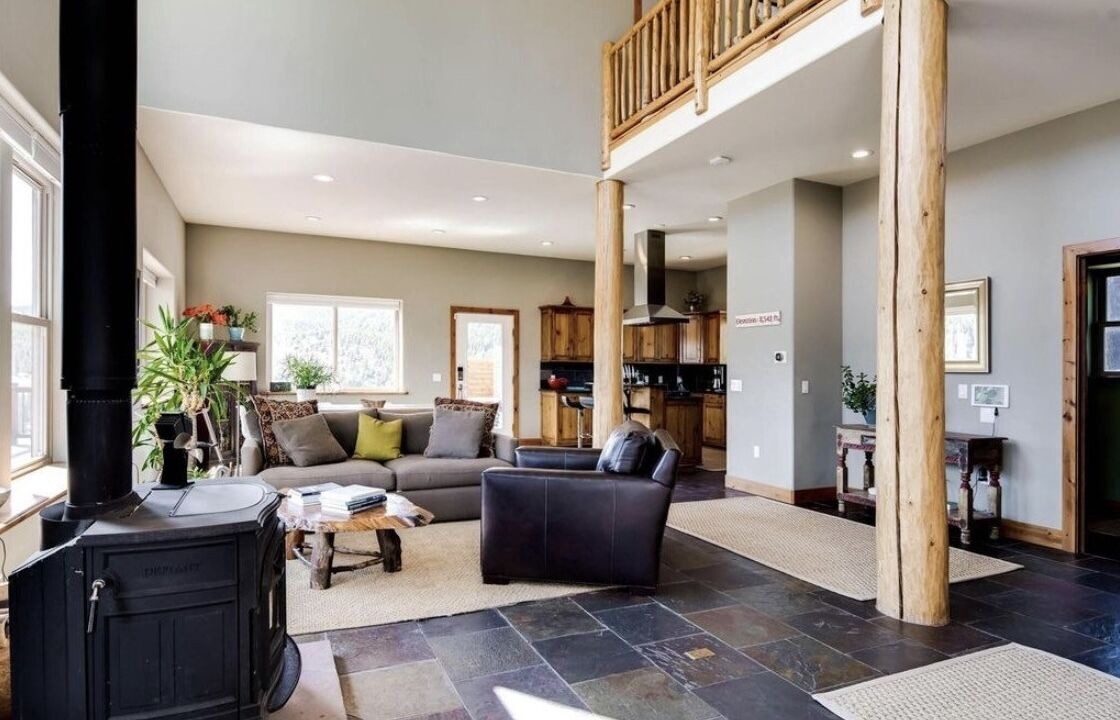 Photo of Livingroom in Idaho Springs