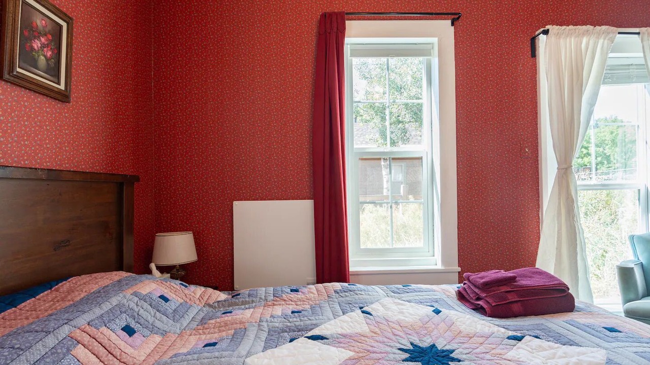 Photo of Bedroom in Pine