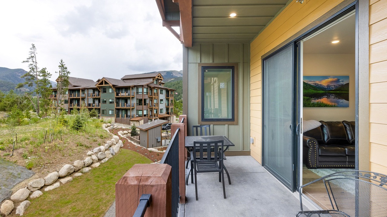 Photo of Patio Balcony in Lakeside Village