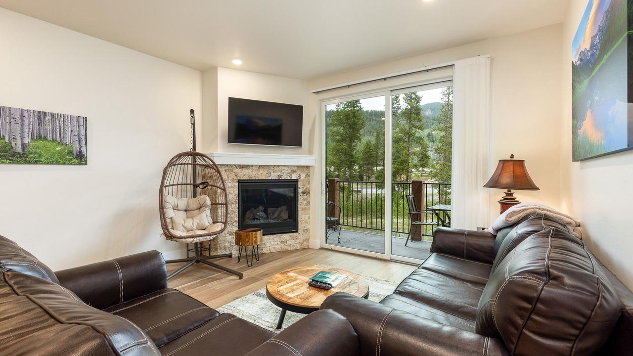Photo of Livingroom in Lakeside Village