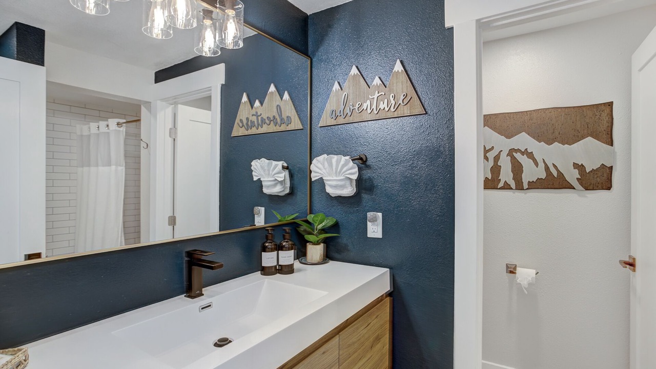 Photo of Bathroom in Peak 9