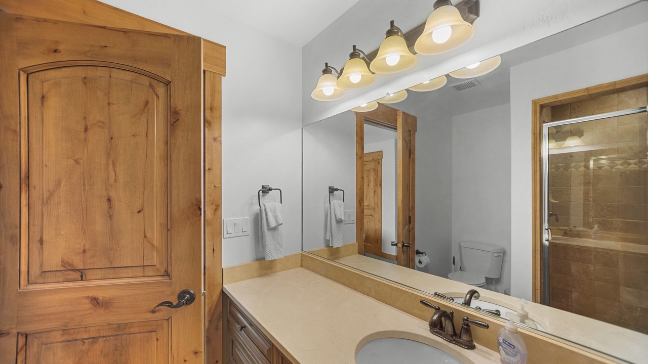 Photo of Bathroom in Garden City