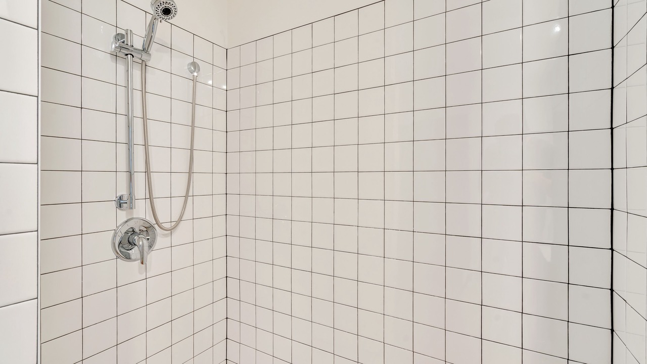 Photo of Bathroom in People's Freeway