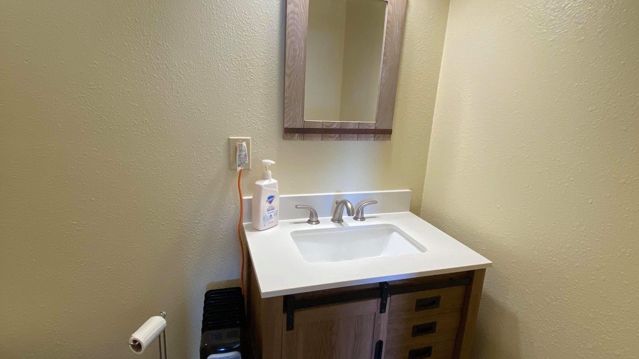 Photo of Bathroom in Gardiner