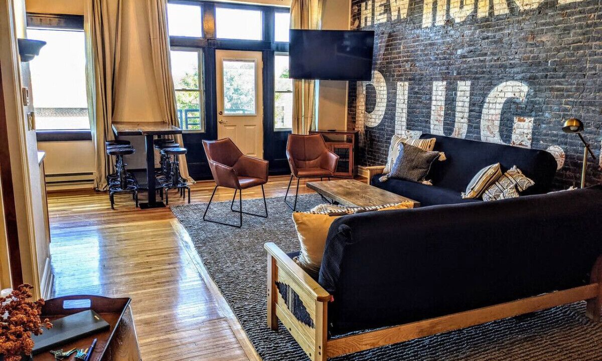 Photo of Livingroom in Waverly