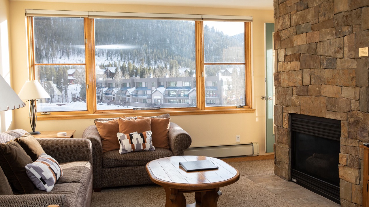 Photo of Livingroom in Lakeside Village