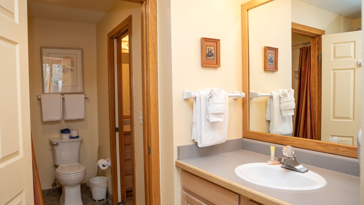 Photo of Bathroom in Lakeside Village