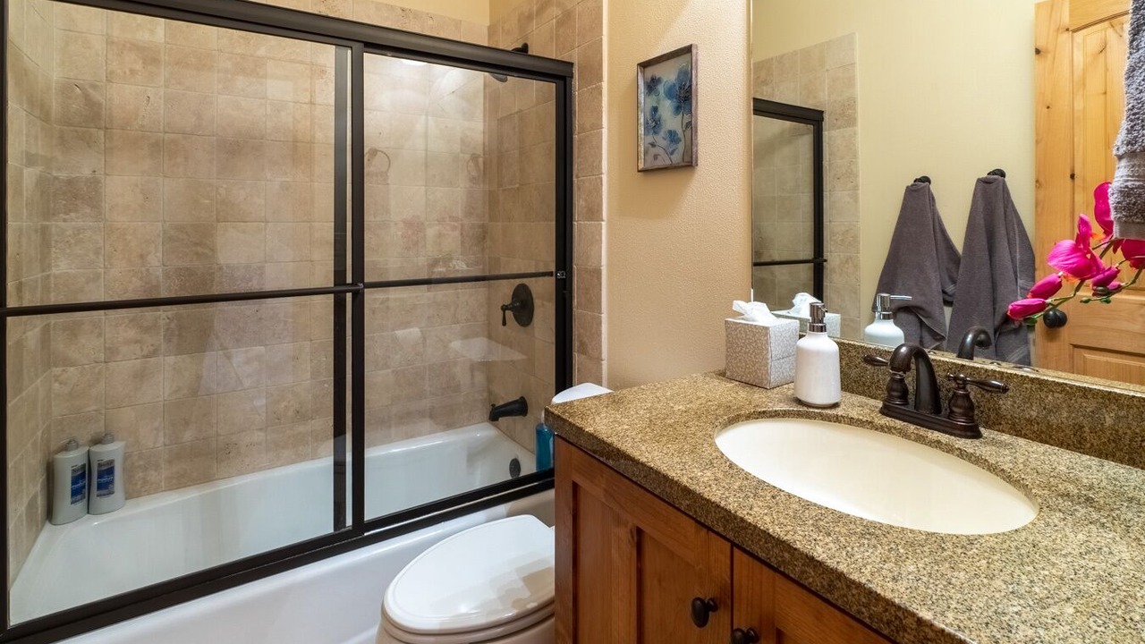 Photo of Bathroom in Eden
