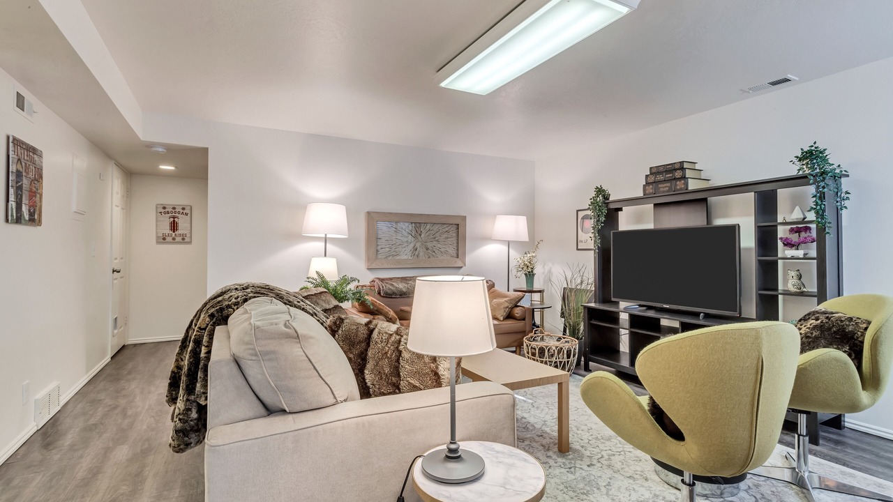Photo of Livingroom in Cottonwood Heights