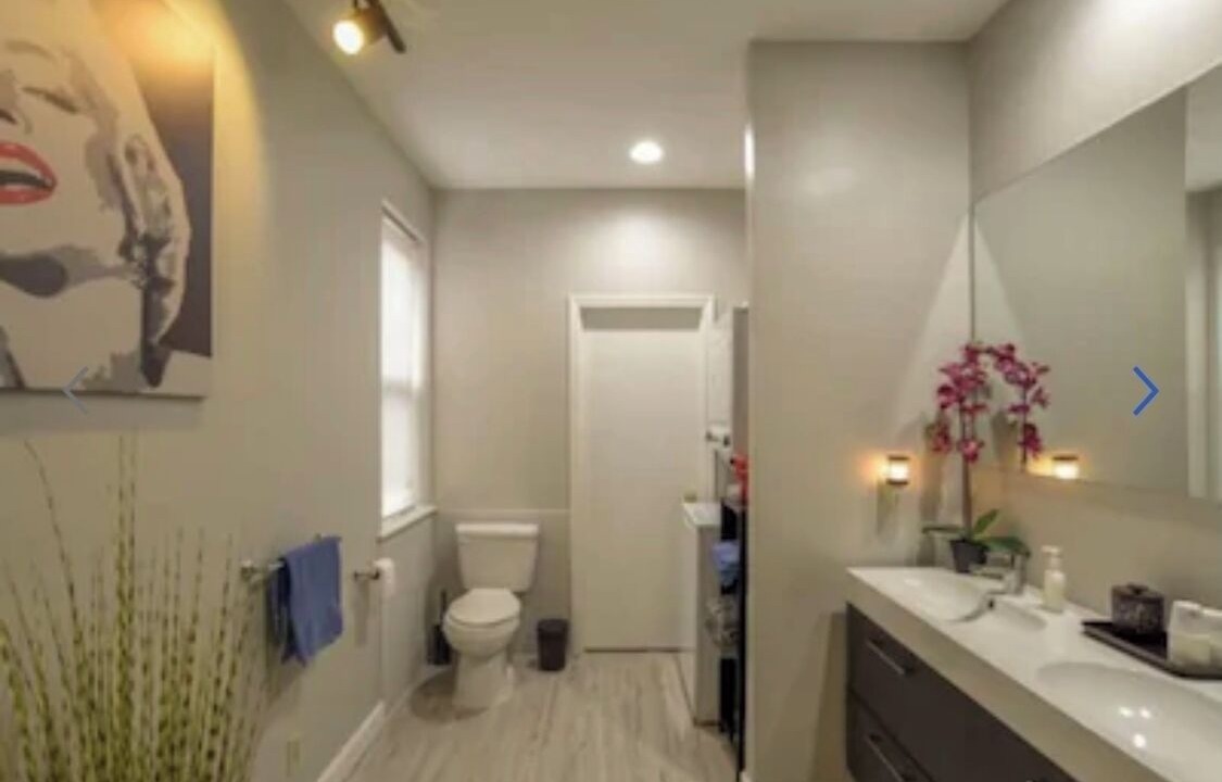 Photo of Bathroom in River Market