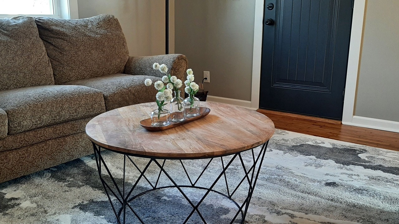 Photo of Livingroom in Roxbury